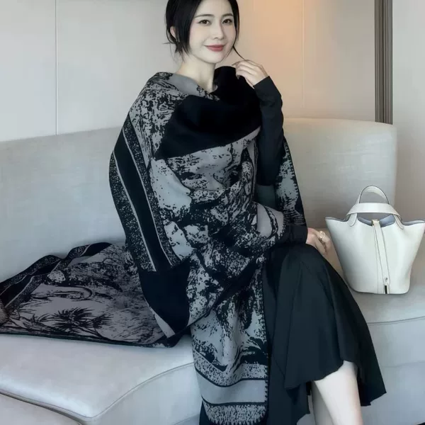 European and American Cross-Border New Women's Slit Cape Shawl Classical Style Double-Sided Tassel Travel Warm Cape New Style