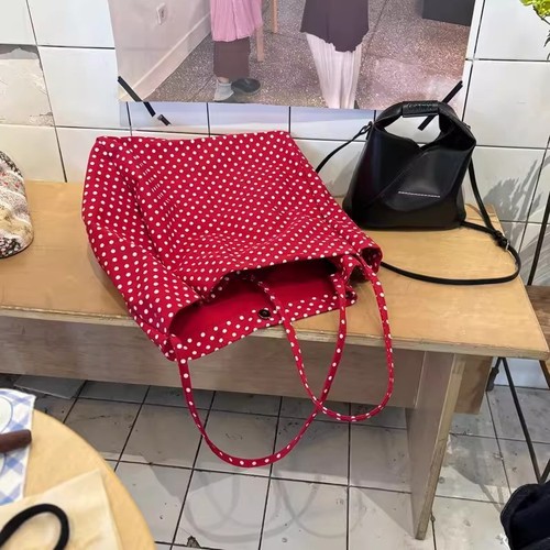 Large Capacity Canvas Bag for Women, 2025 Korean Style, Versatile Relaxed Single Shoulder Bag for Students and Commuting Tote Bag