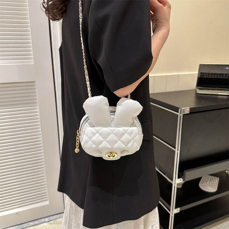 Bolsa pequeña de forma especial moda femenina pequeña cabeza de conejo bolsa de mensajero de las mujeres 2023 nueva personalidad linda chica corazón rombo bolsa