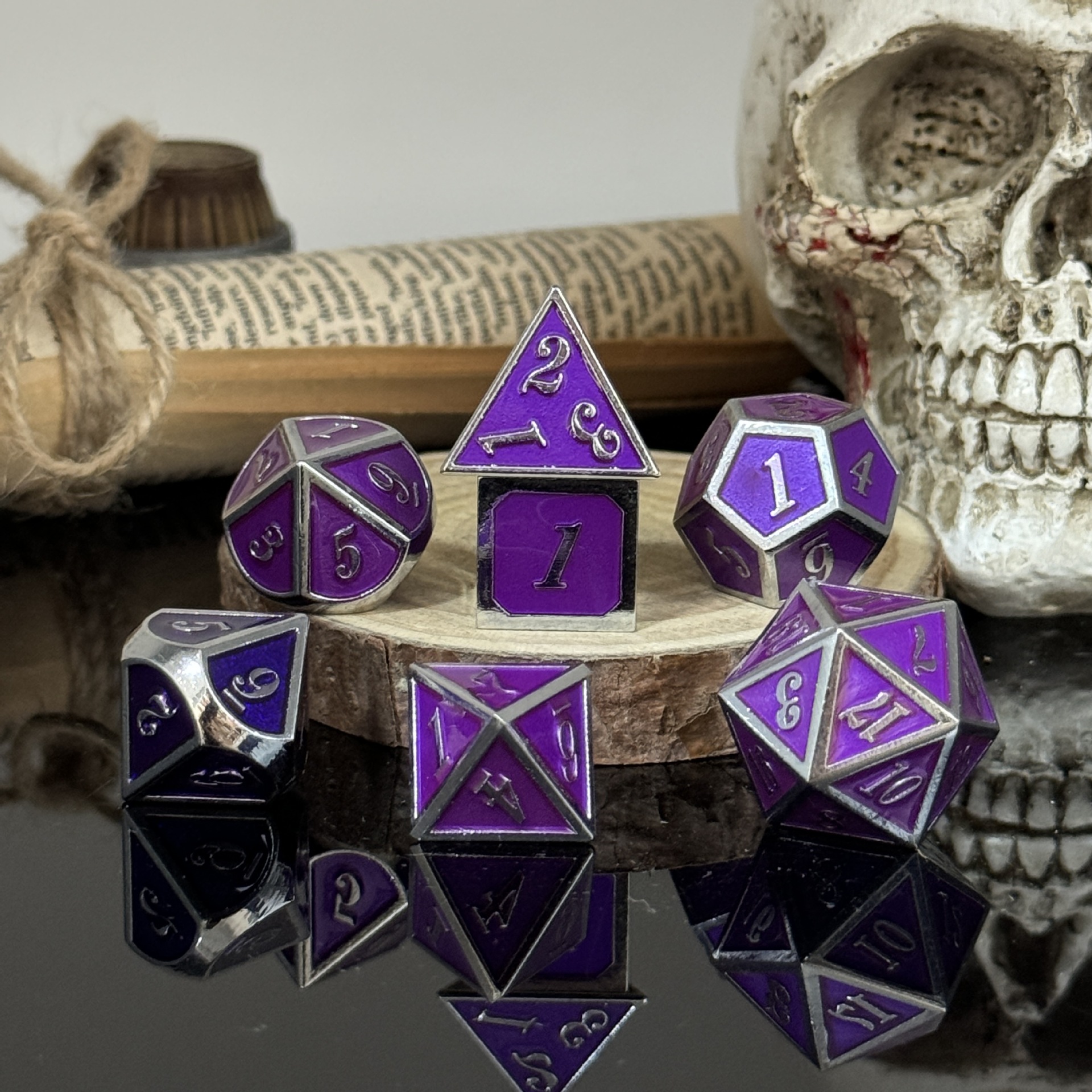 Dados de metal dnd dragón y mazmorras juego de mesa juego de dados sólidos trpg running ground poliedro cromado