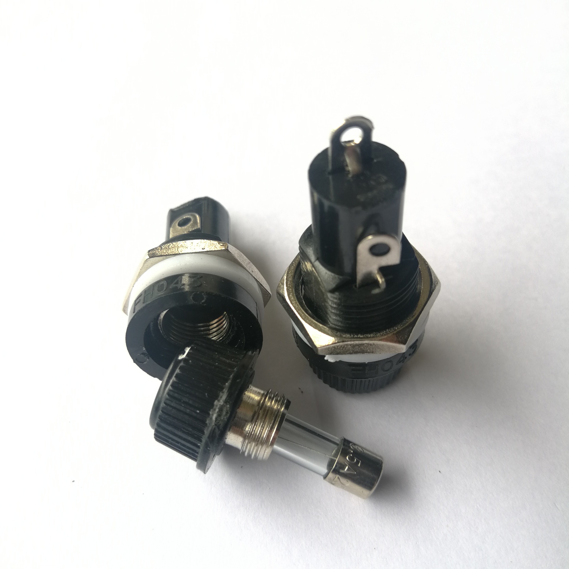 FH043 5X20 / 6X30保险丝底座  10A/250V 固定安装式保险管座