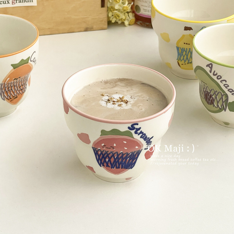 女の子向けのコーヒーハンドカップ、見栄えの良いセラミックハンドルレスカップ、特に見栄えの良い家庭用ミルク朝食カップ|undefined