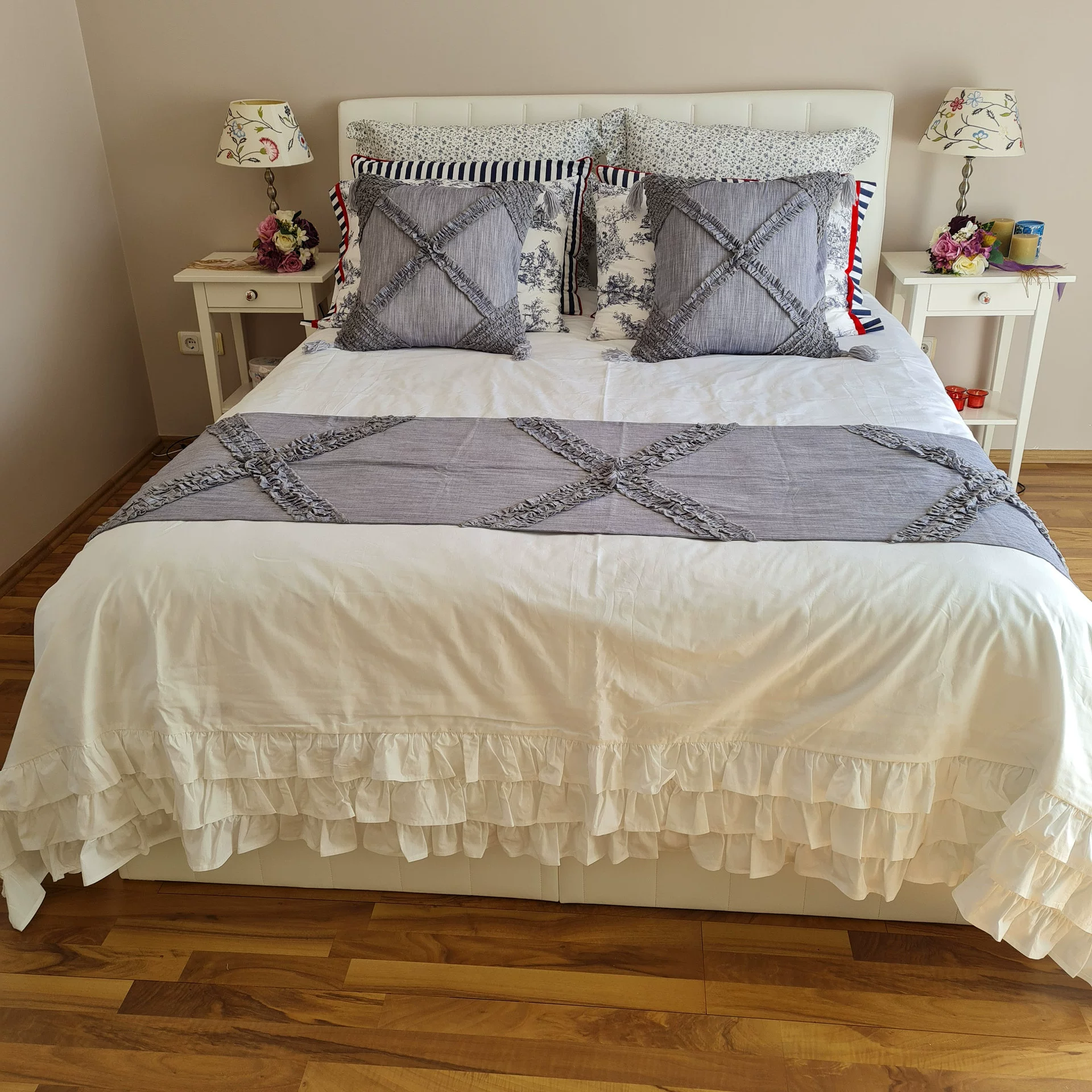 Bedspread, duvet, pillow