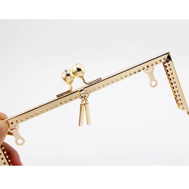 In stock: 20CM cuadrado brillante broca oro creativo pequeño colgante bolsa bolsa hebilla bolsa