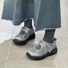 韓国限定バレエメリージェーンスポーツ機能サンダルチェ・ジンユアンと同じスタイルの醜くてかわいい女性バレエスニーカー