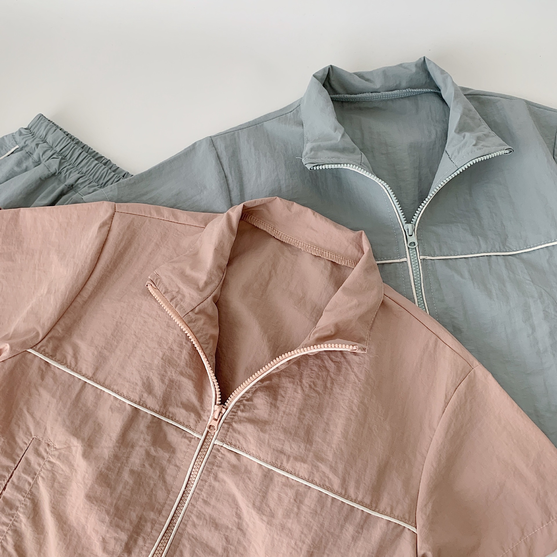 [Leave out no reembolsar 28 yuan] Mai Bao set infantil verano 2025 nuevo estilo coreano para niños y niñas Cardigan de color sólido