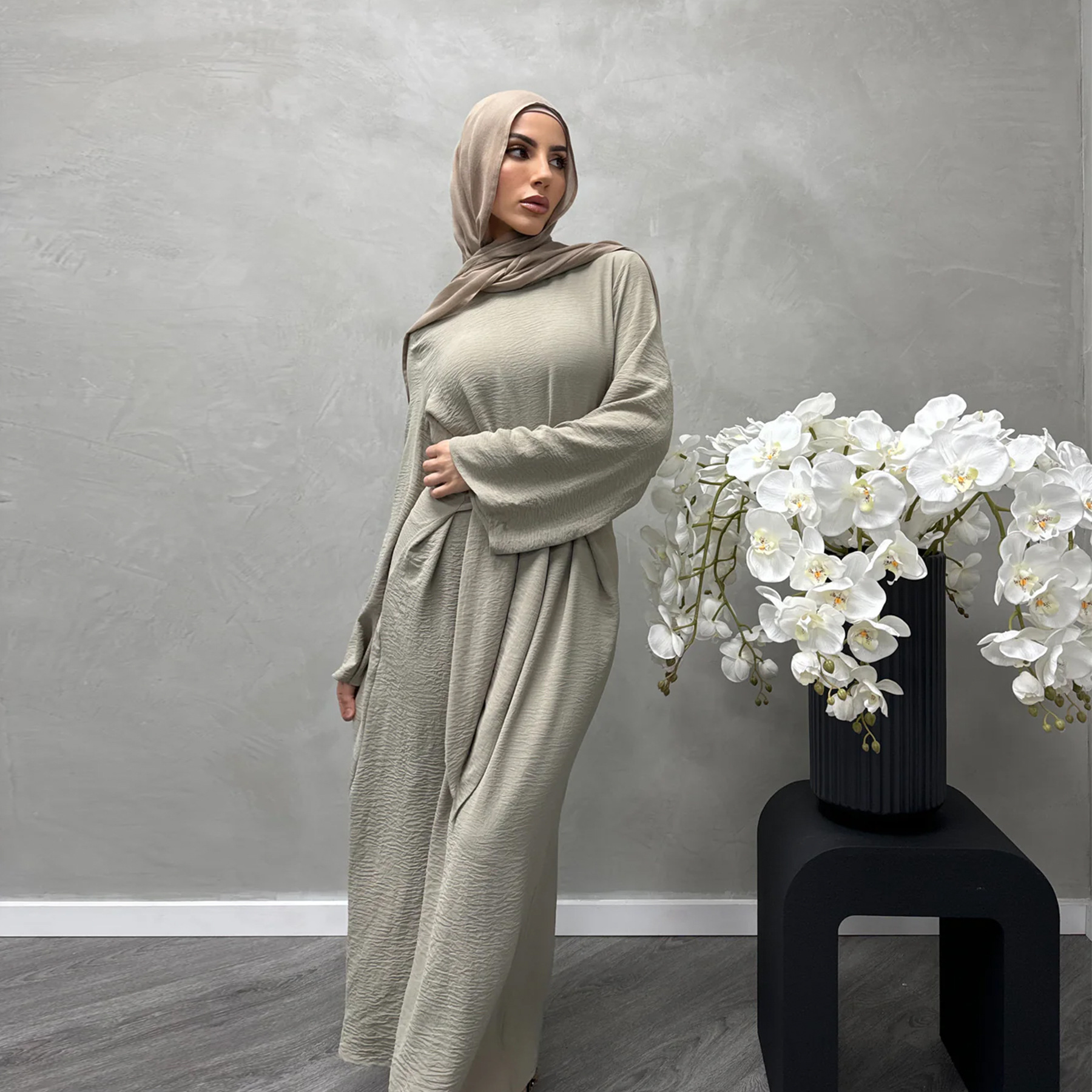 Lace-up Slim Fit Crepe Abaya