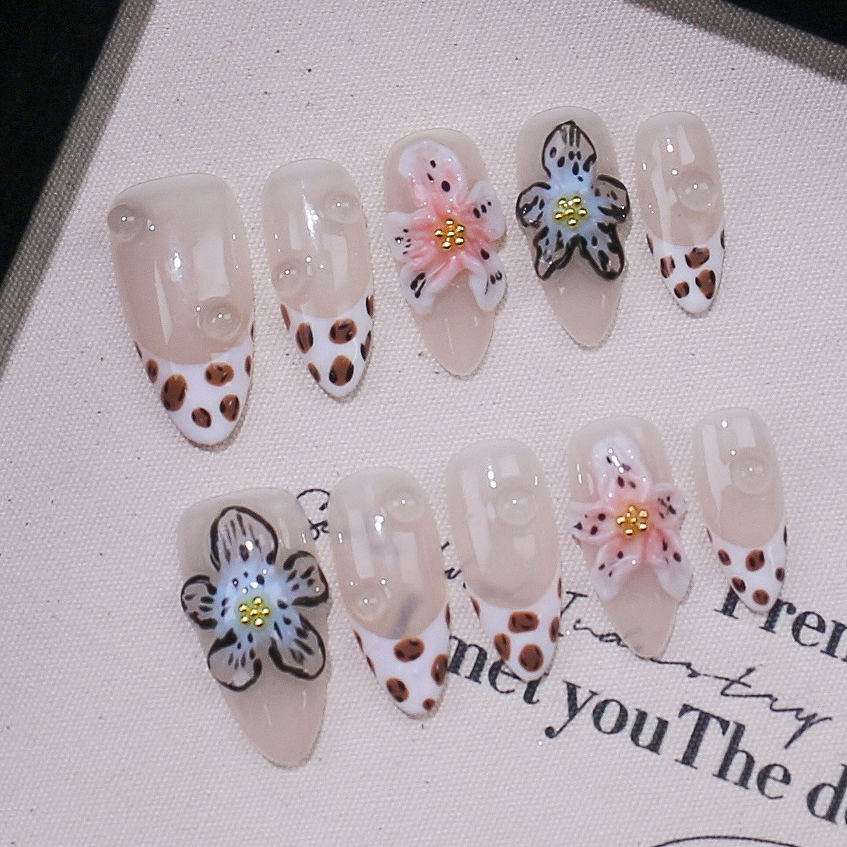 [Colección de manicuras talladas] comercio exterior transfronterizo exclusivamente para usar a mano puro parche de uñas falsas de almendras de estilo europeo y americano