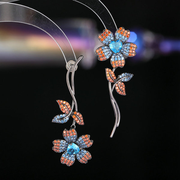 Fashionable dress with zircon