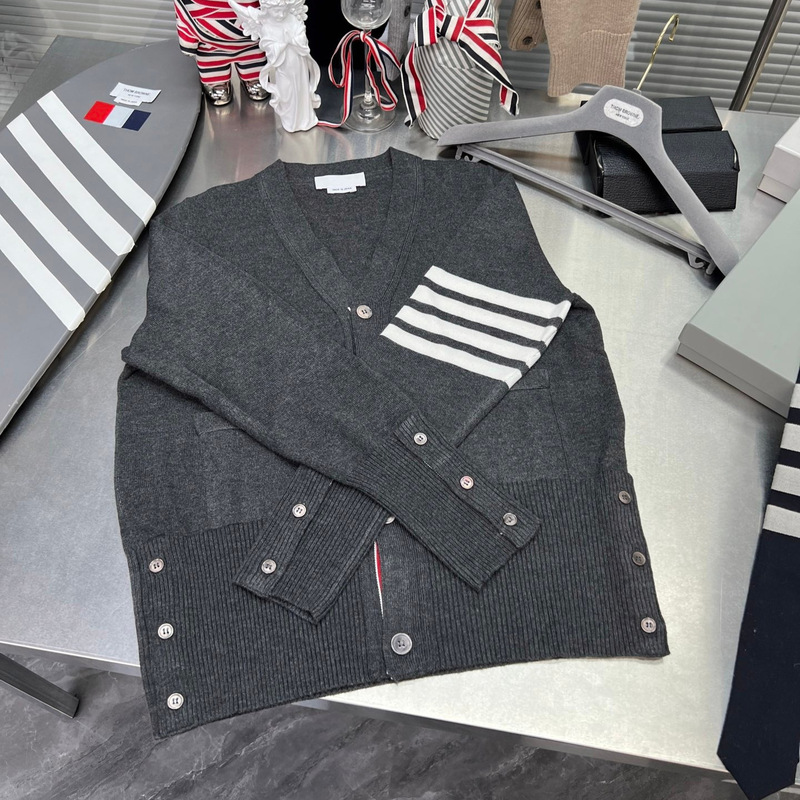 TB dark gray cardigan, classic spring and autumn style, four-stripe casual fashion versatile V-neck long-sleeve cardigan jacket