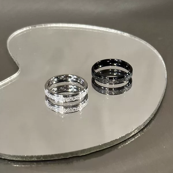Gypsophila Frosted Black and White Ring for Men and Women, High-End Niche Design Couple Ring, Titanium Steel Non-Fading Ring