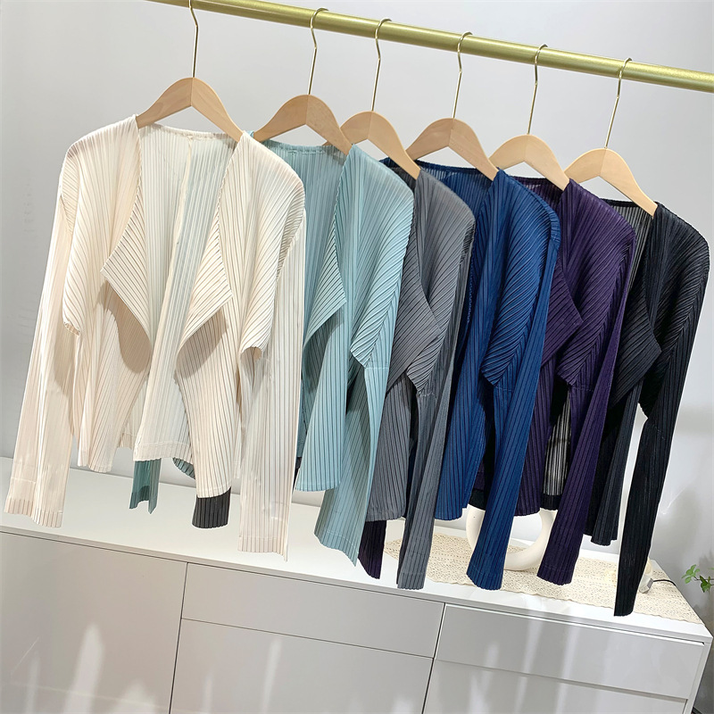 2024 spring and summer new pleated top women's comfortable casual long-sleeved T-shirt cardigan Southeast Asia Foreign trade 2024 spring and summer new pleated top women's comfortable casual long-sleeved T-shirt cardigan Southeast Asia Foreign trade