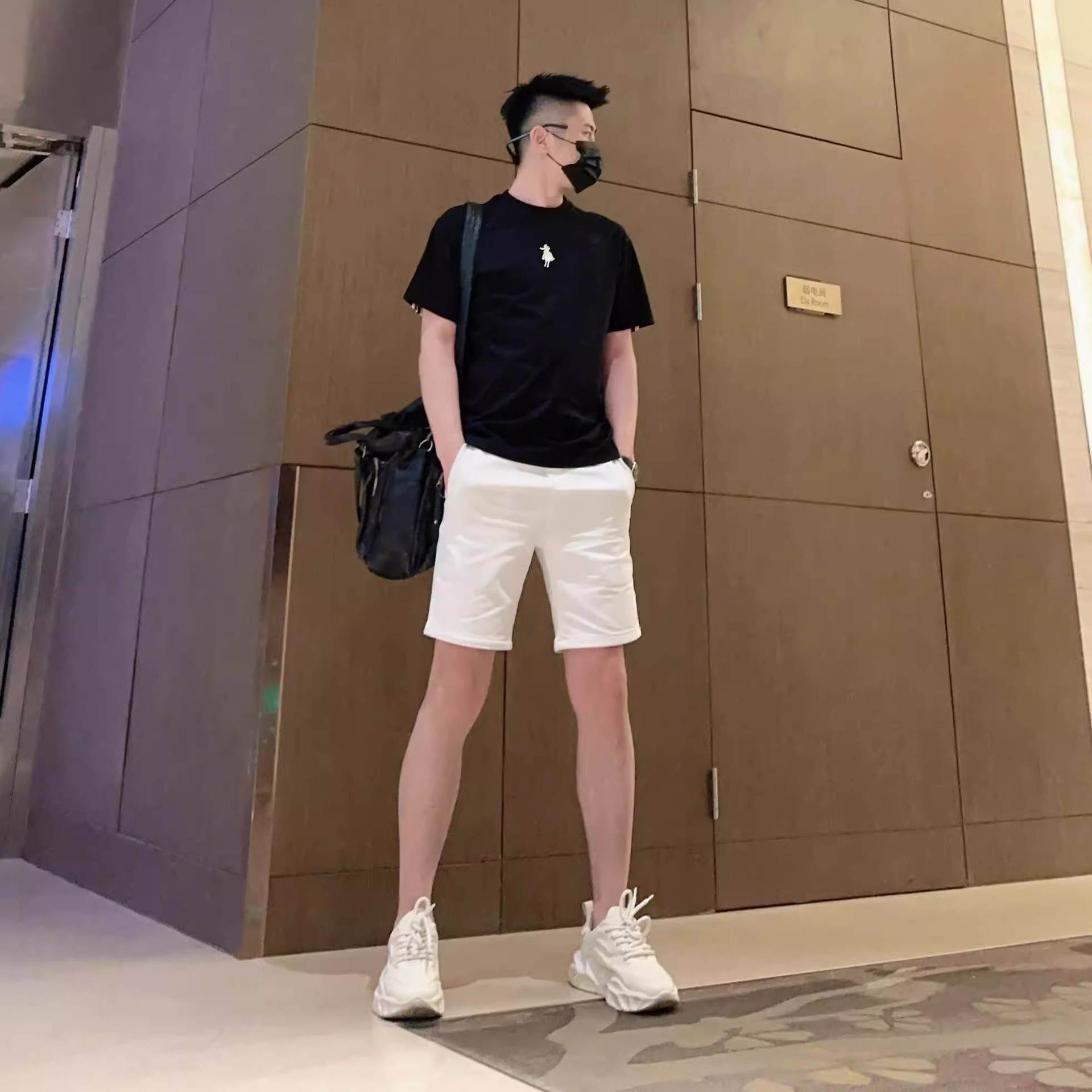 New Summer Fashion Light Luxury Simple Versatile Trendy Casual Slim Round Neck Embroidered Men's Half-Sleeve Top Men's Clothing