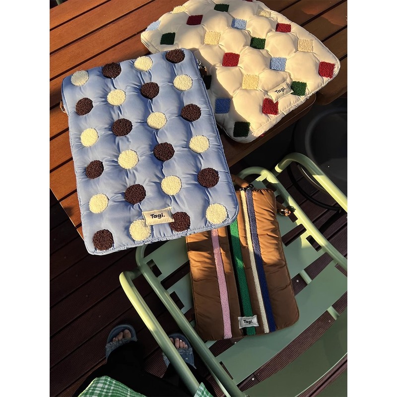 Tagi. OKバンバンコンピュータバッグ「Put-put」綿入り刺繍かわいい枕ポータブルノートブックバッグ女性用|undefined