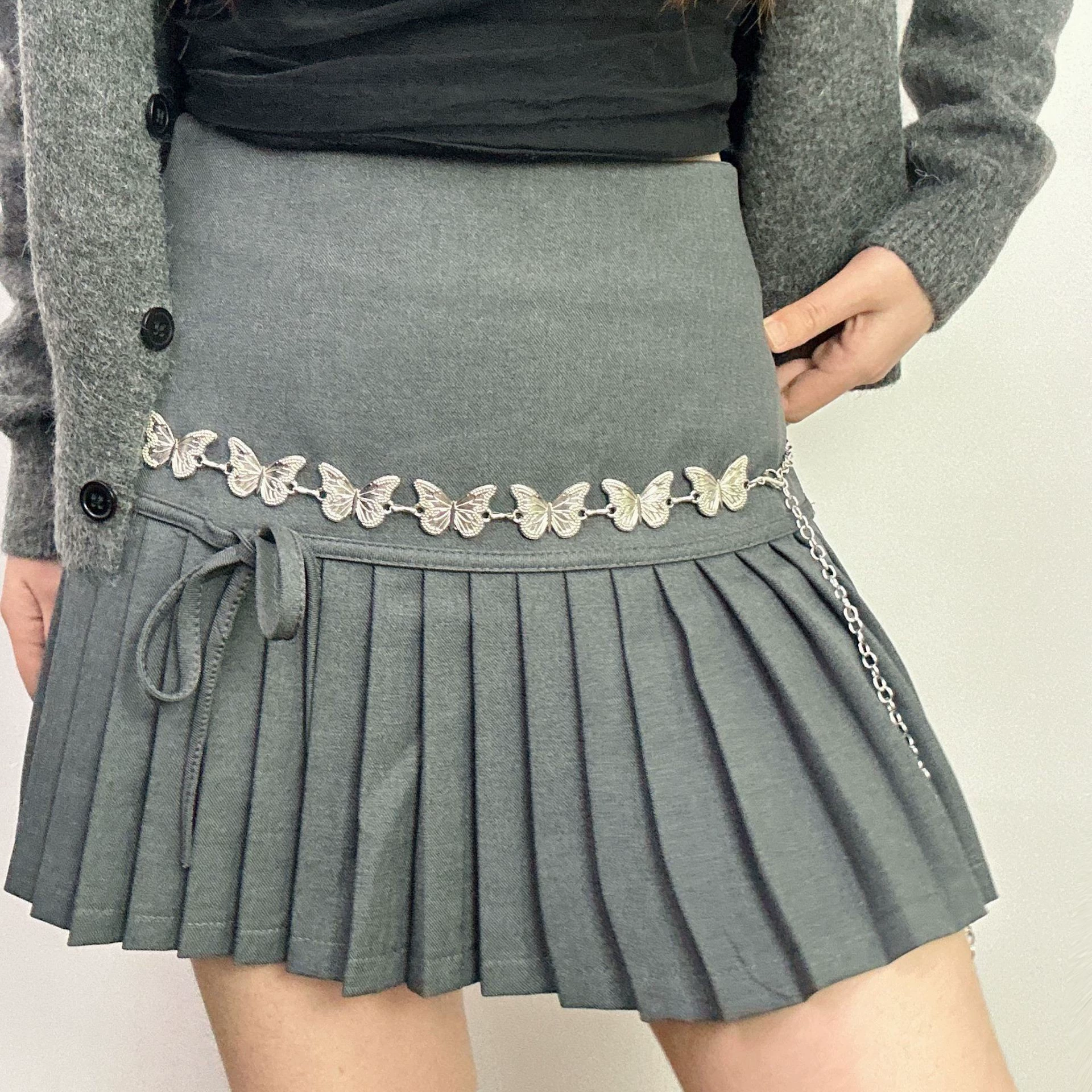 Металлическая поясная цепочка-бабочка для женщин, утягивающий нишевый дизайнерский ремень для платьев и брюк, универсальный декоративный ремень для женщин.