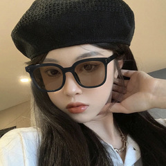 2022 New Square Rivet Sunglasses for Women, Retro Influencer Style Sunglasses, Xiaohongshu Inspired Glitter Ocean Wave Eyeglasses