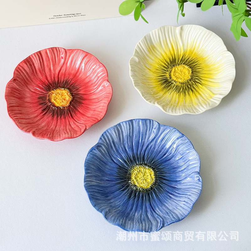 아름다운 접시 세라믹 유약 색상 아름다운 접시 가정용 2025 새로운 디너 접시 크리 에이 티브 식기 스타일 접시