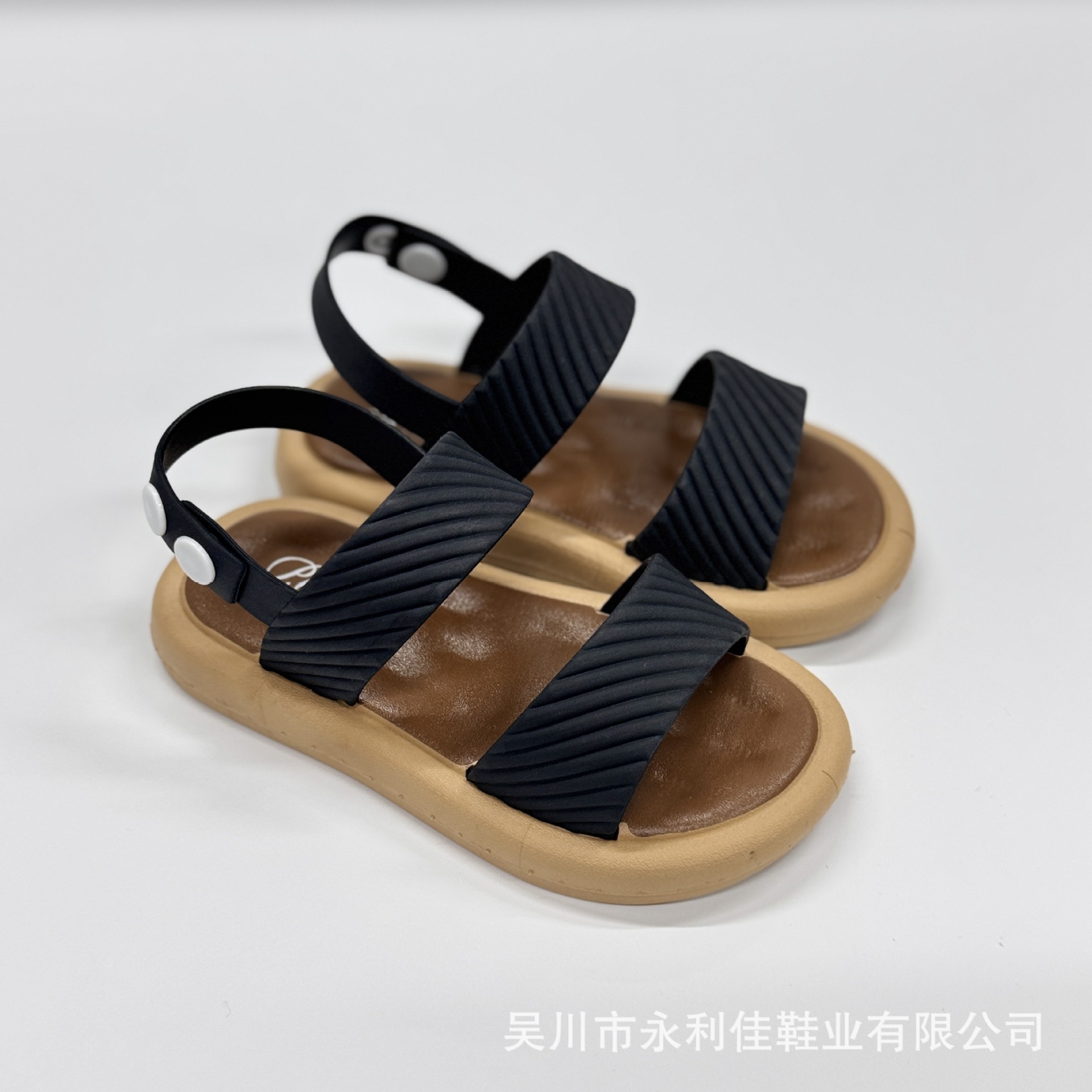 Fábrica fría de sandalias antideslizantes de fondo suave proveedor directo de electricidad de comercio exterior nuevo niño pequeño y mediano verano