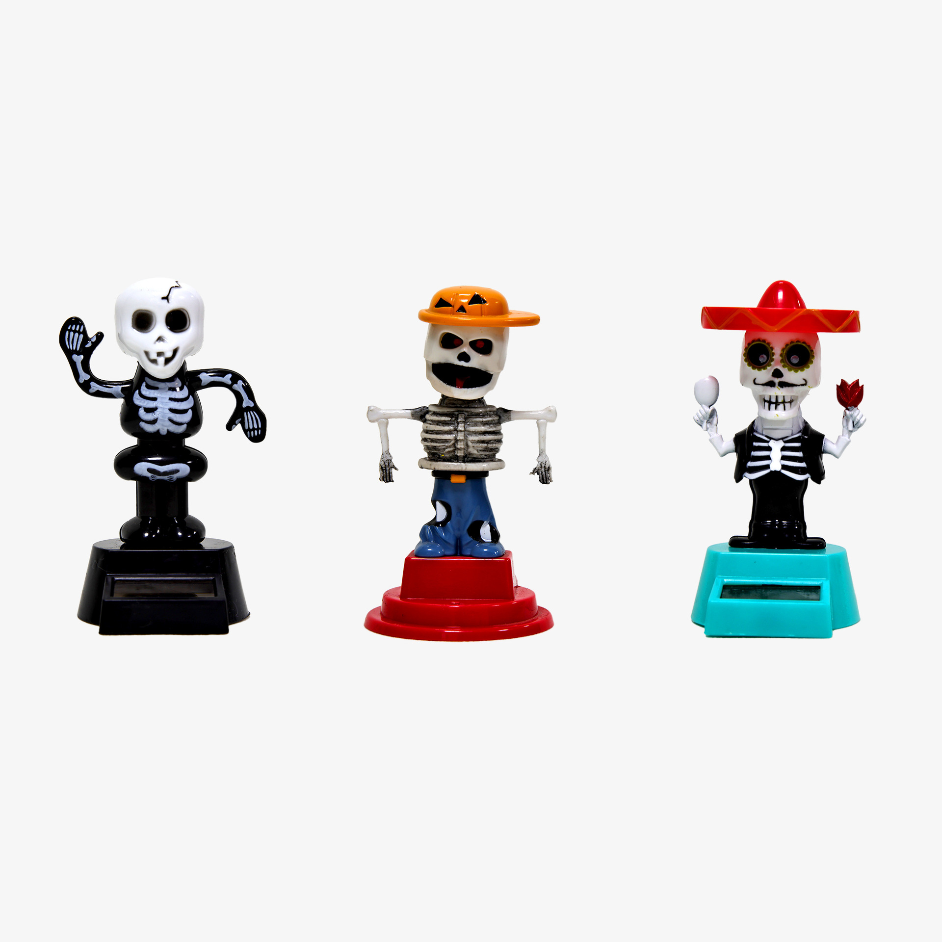 Venta caliente transfronteriza solar Halloween esqueleto bruja coche fantasma sacudiendo automáticamente la cabeza decoración interior del coche se puede vender al por mayor