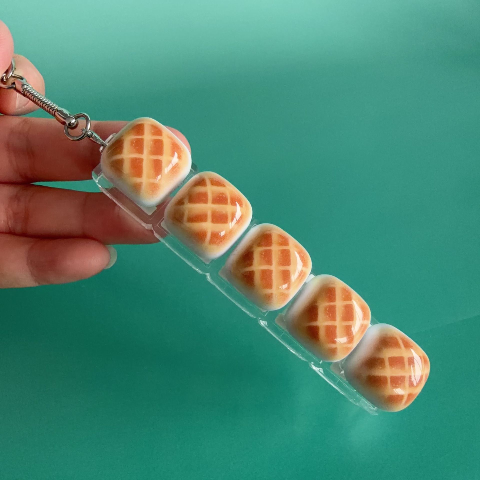 Five-key - pineapple bun