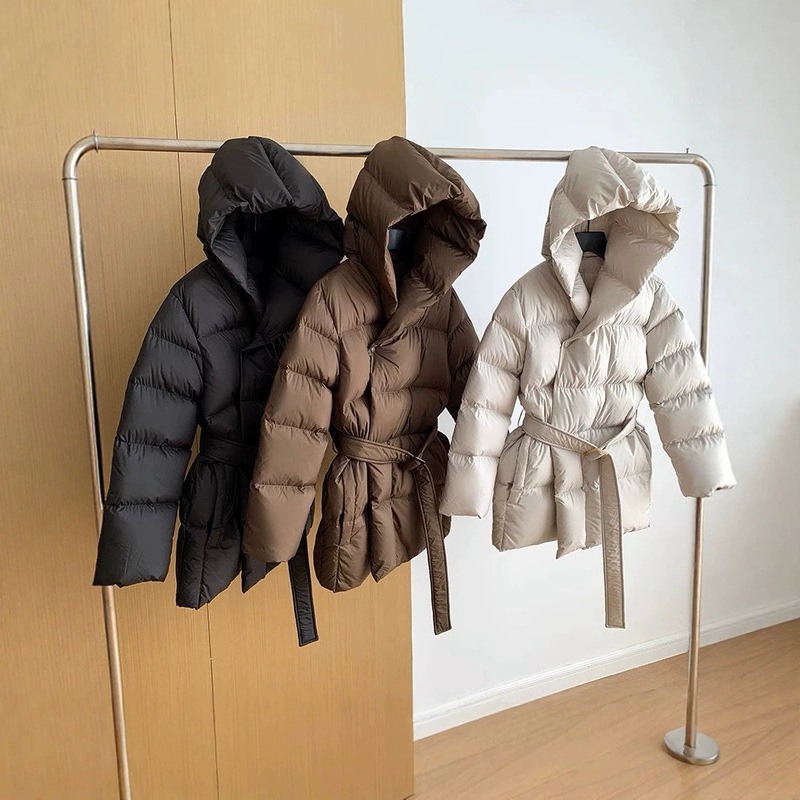 90% white duck down ultra-light, soft, thickened, waist-cinching, slim-fit, hooded down jacket for women, short style, fashionable, winter 2026