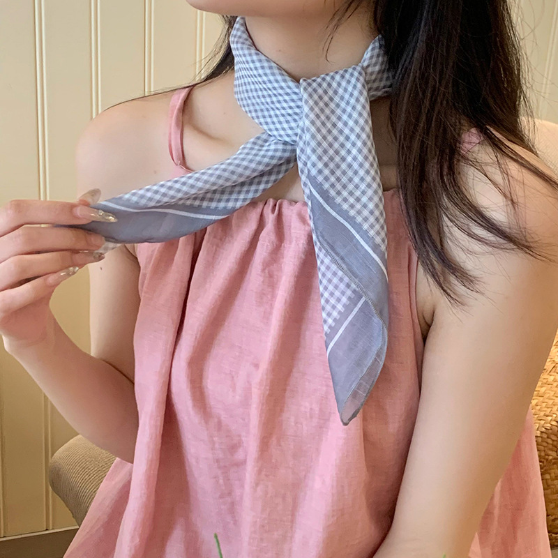 Azul cuadrado de alta calidad toallas de primavera y verano mujeres nuevas bufandas de seda de estilo francés universal moda toallas triangulares al por mayor