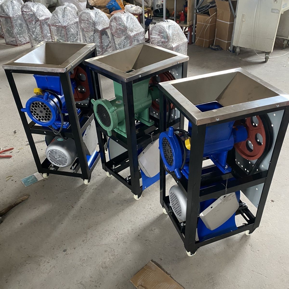 养殖场商用大型绞肉机绞整鸡骨架碎骨机绞鱼机绞猪肺可正反转机