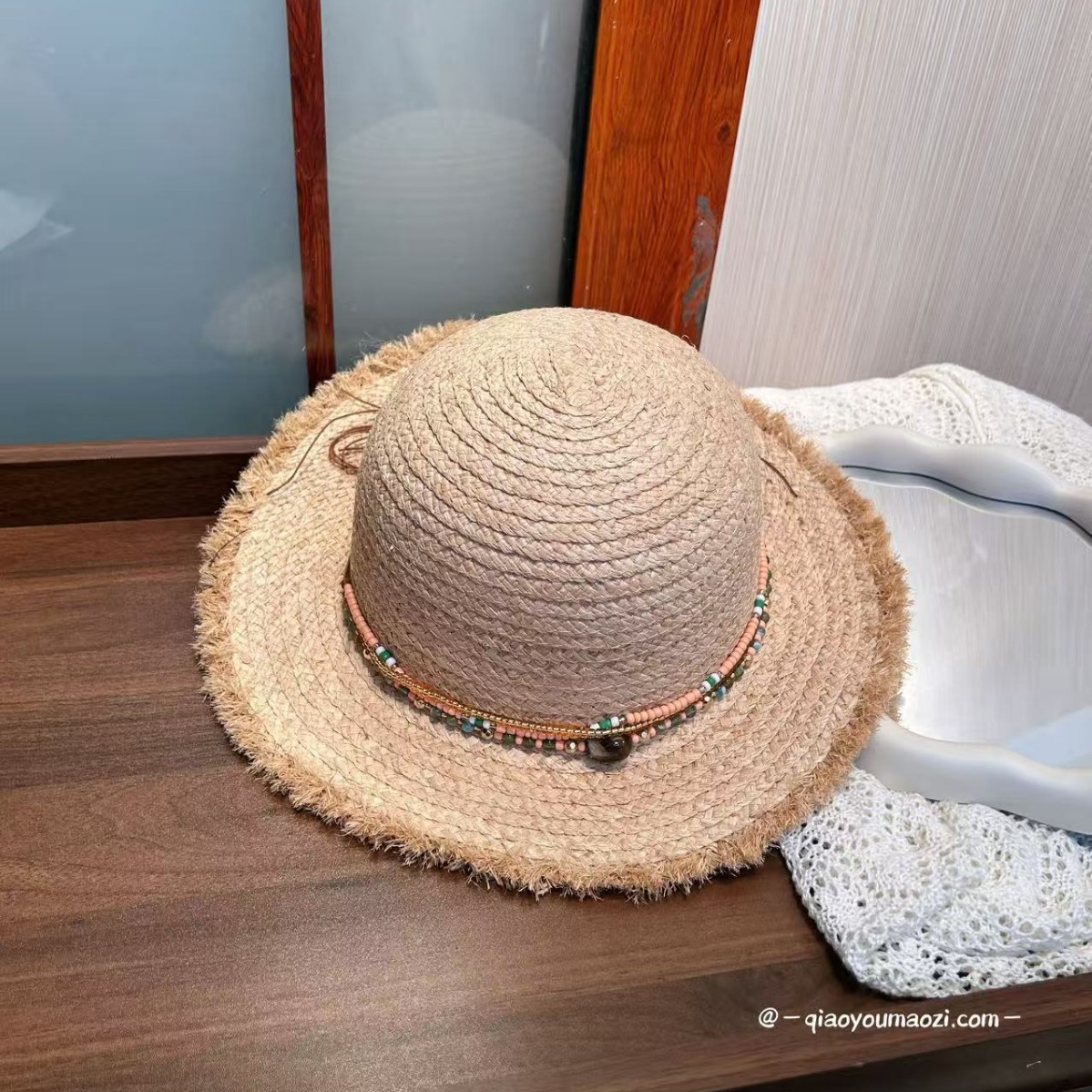 Cappello da sole in rafia stile hepburn con perline donna_voghion.com