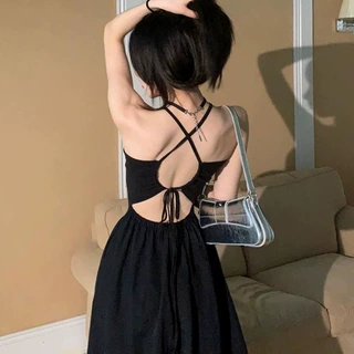 赫本风法式甜辣妹挂脖露背连衣裙仙女夏季V领收腰度假纯欲长裙子