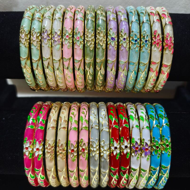 0.6 Multi-leaf cross-border adult fresh and sweet colorful enamel bracelet for women, vintage palace style, five-leaf design 0.6 Multi-leaf cross-border adult fresh and sweet colorful enamel bracelet for women, vintage palace style, five-leaf design