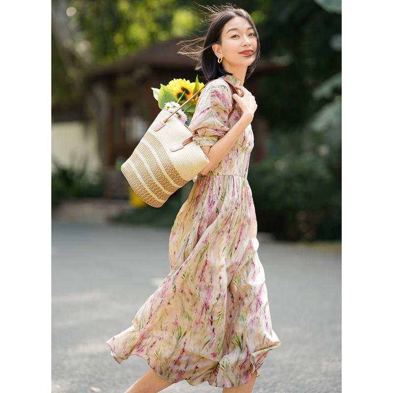 Silk Mulberry Silk Dress 2026 Summer New French V-Neck Fresh Waist-Cinching Slimming Floral Long Dress Silk Mulberry Silk Dress 2026 Summer New French V-Neck Fresh Waist-Cinching Slimming Floral Long Dress