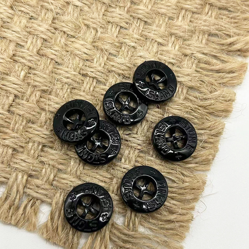 Spot 14Mm20Mm Size Black Four-Eye Button Shirt Sweater Suit Coat Plastic Decorative Button