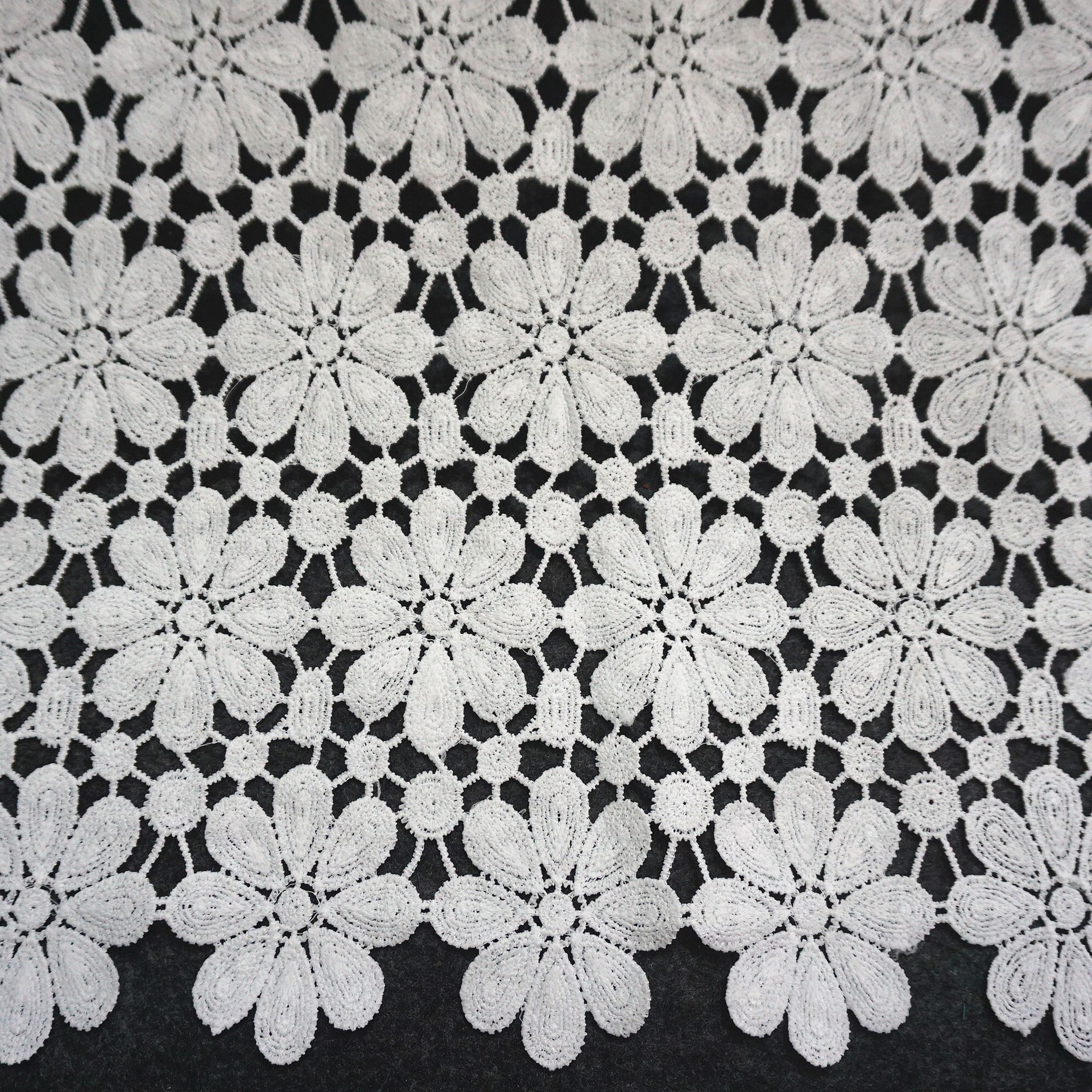 工厂直销新款水溶蕾丝服装辅料白色雪纺激光镂空绣花满幅服装配饰