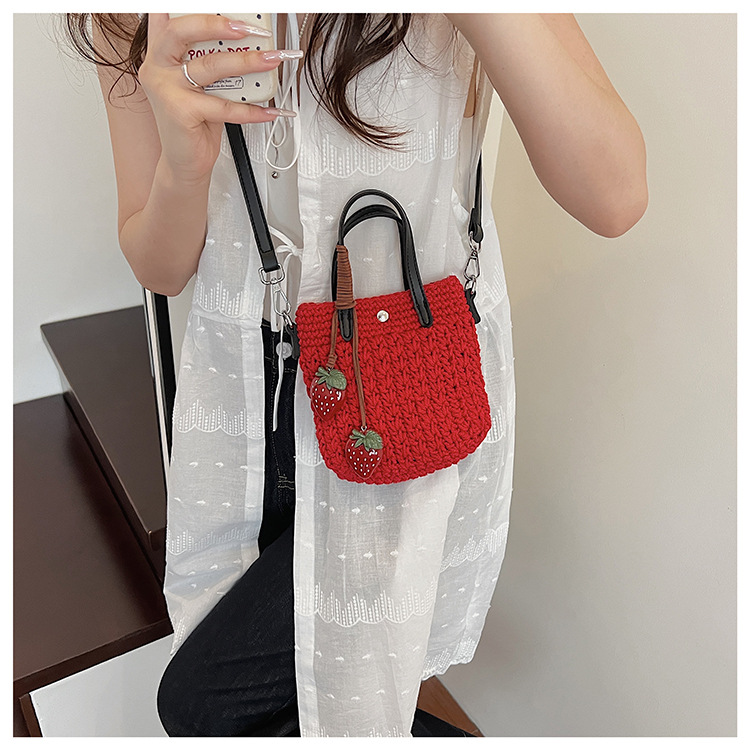 Hand-woven straw bag for women's summer 2025 new style super popular crossbody bag Korean version beach vacation mobile phone bag undefined