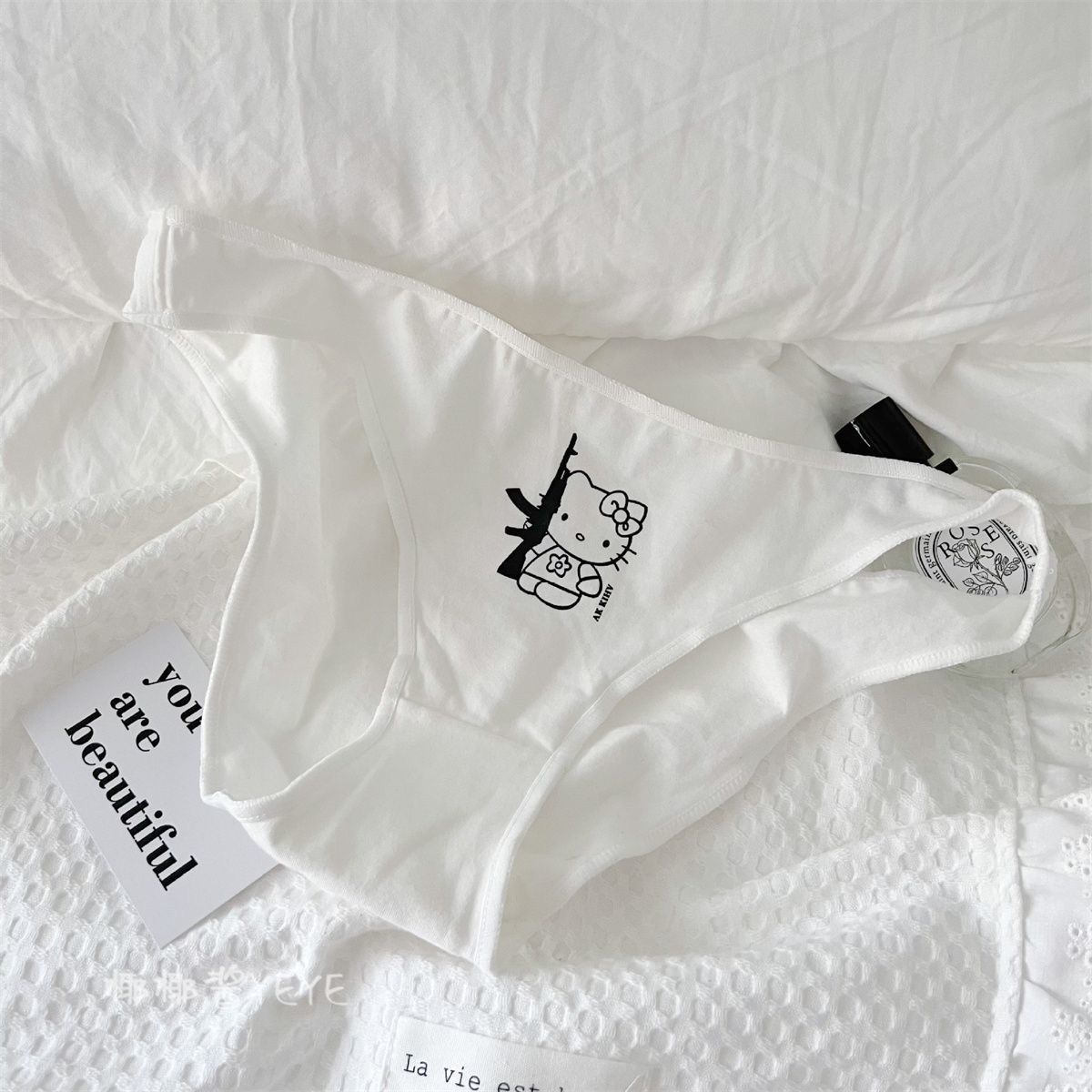 Sweet and Spicy Kt Girl Pure Cotton Underwear, Cute Cat Design, Sexy Breathable Cotton Crotch, Low-Waist Briefs for Girls