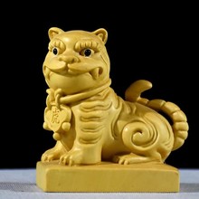 太行崖柏木雕虎爷摆件个性创意茶宠实木一体雕虎爷小萌虎桌面饰品