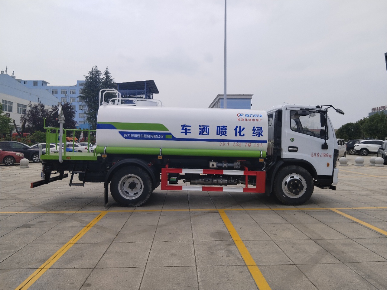 National Vi Dongfeng Duolica Sprinkler Truck, Garden Sprinkler Truck, Construction Site Dust Removal Sprinkler Truck 9.3