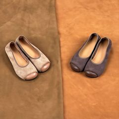 春の新型本革のレトロな女性靴の柔らかい牛革の浅い口の平底は快適で、浅い口のカジュアルな靴をつなぎ合わせます。