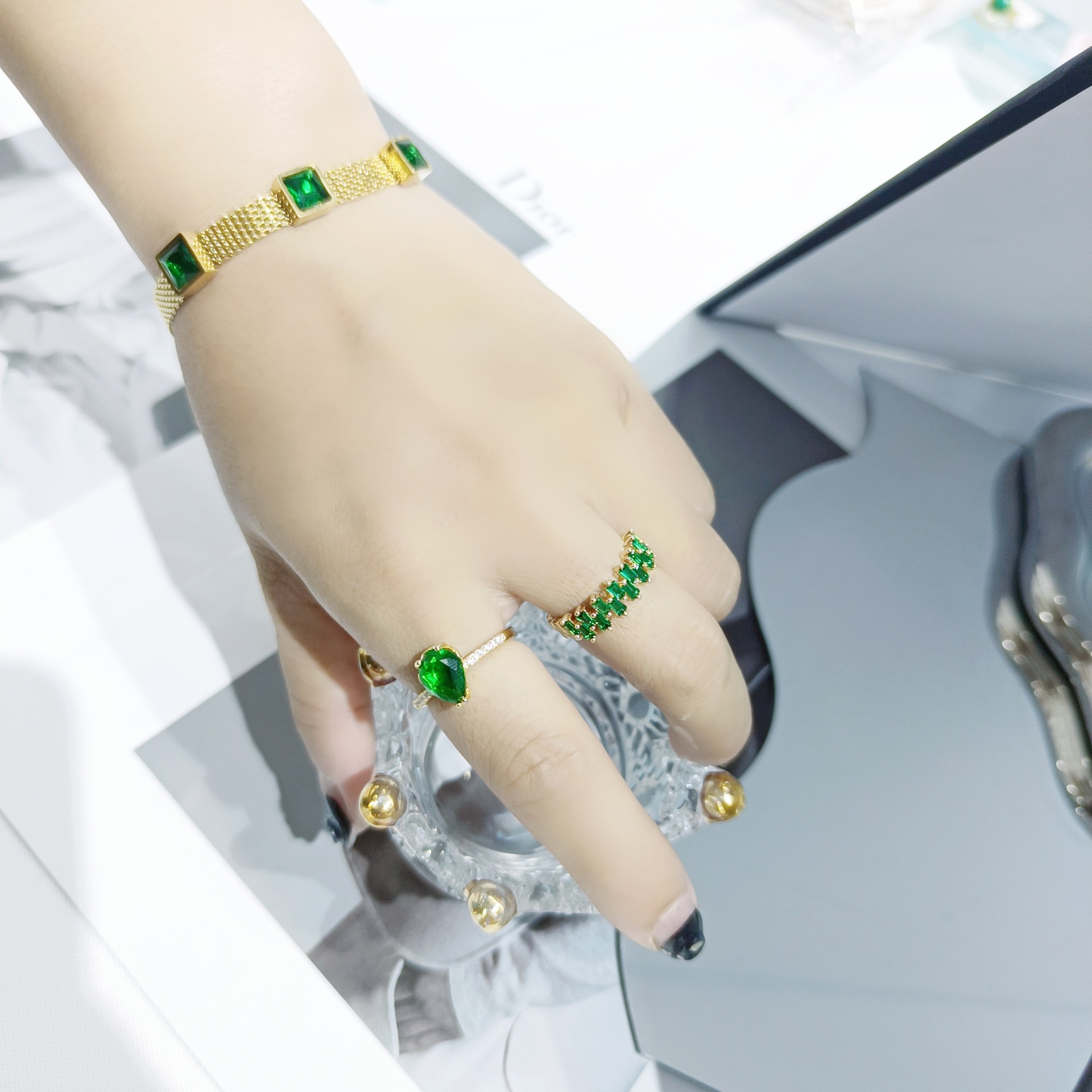 欧美跨境饰品网状链条三颗绿色锆石方块手链不锈钢保色电镀手环女