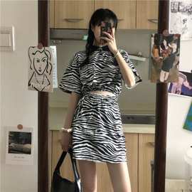 法式复古条纹套装女宽松气质短款polo衫短袖T恤半身裙两件套女夏