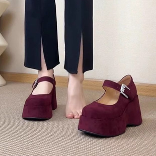 ���һ�֎�������ЬŮ2025��Ә������ɸ�ל\�ڽq��r �b��Ь