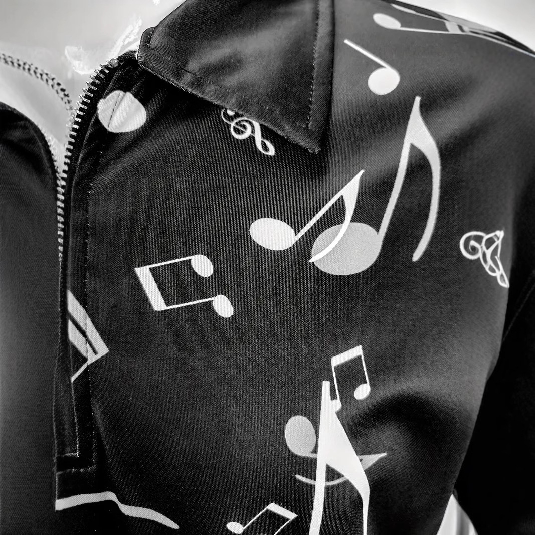 2024 venta caliente arte clásico nota impresión 3D hombre casual todo fósforo ancho de hombro ancho ancho ancho cremallera suelta camisa POLO