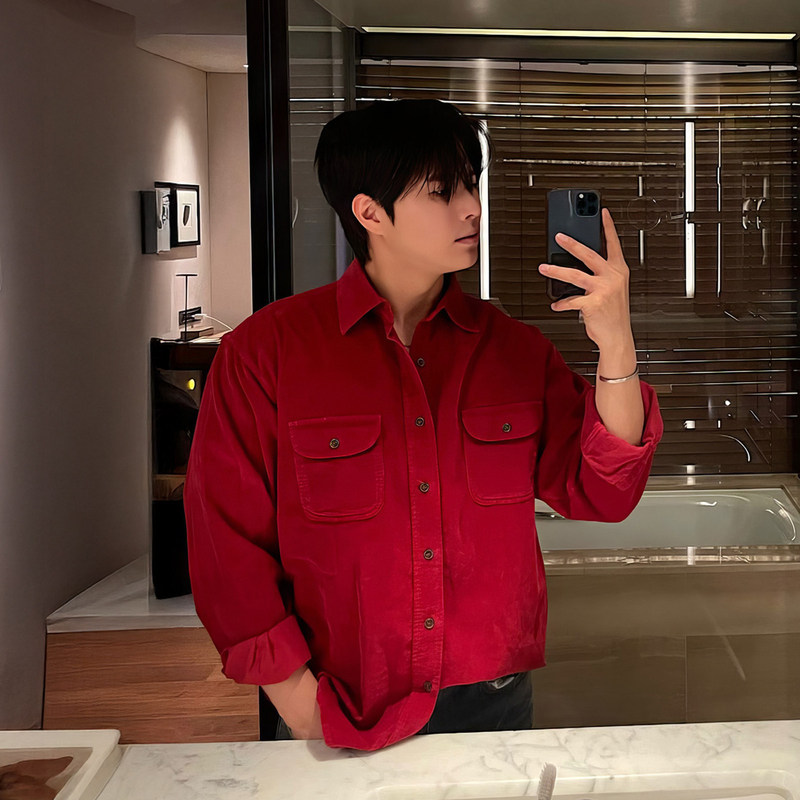 798 Design Christmas Burgundy Corduroy Shirt Men's Korean Retro Light Luxury Loose Shirt Jacket 798 Design Christmas Burgundy Corduroy Shirt Men's Korean Retro Light Luxury Loose Shirt Jacket