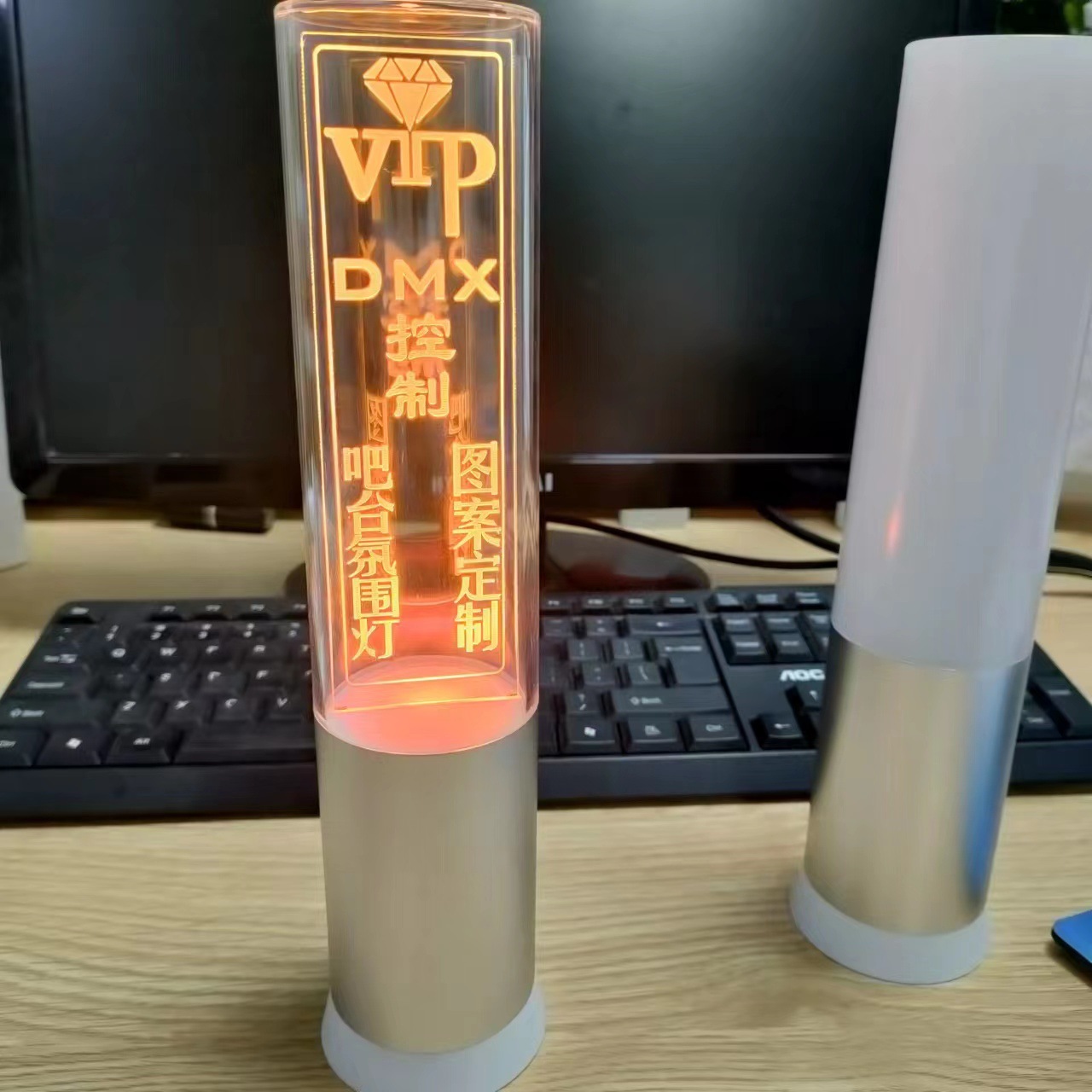 Gran lámpara de mesa bar KTV Faro de control remoto USB recargable LED luz de la noche multifuncional luz que acampa al aire libre