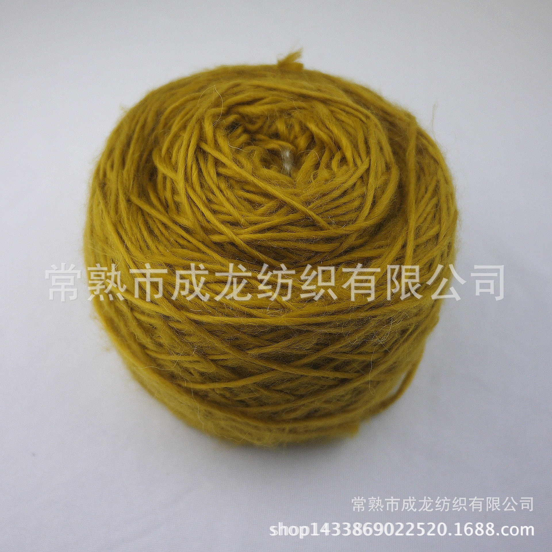 成龙纺织2.4支毛涤腈尼混纺冰岛毛 手工编织特种纱质量保证