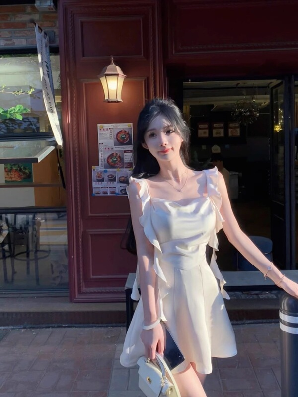 ホットガールショートスカートスクエアカラーサテンウエストドレス女性の夏のデザインフレンチサスペンダースカート妖精リボンスカート|undefined