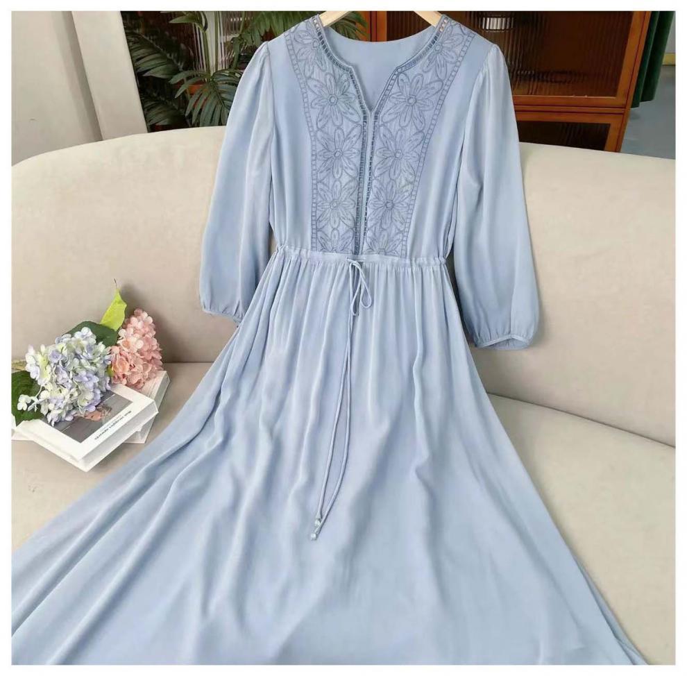 Elegant White Embroidered Chiffon Dress Loose Holiday Long Skirt V-neck Polyester Fabric A-line Silhouette New Style display picture 9