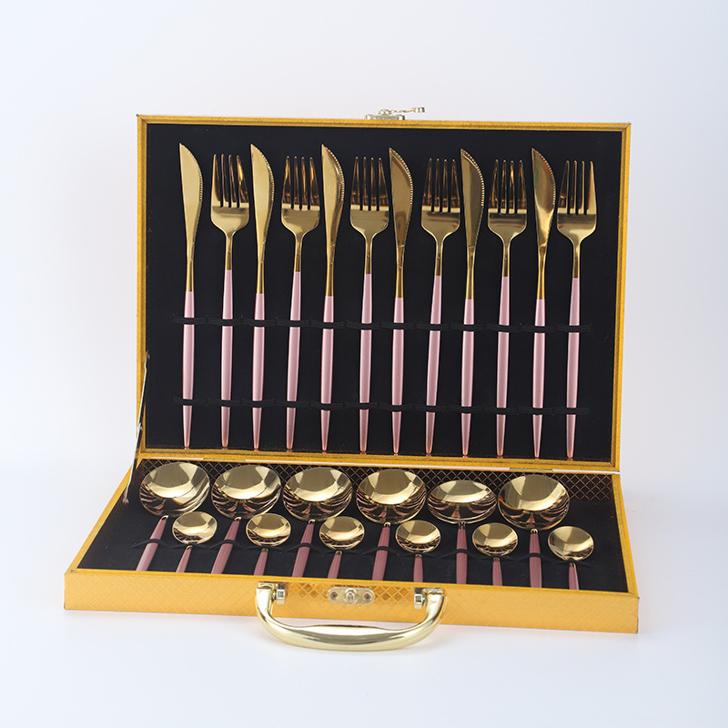 Amazon popular vajilla de acero inoxidable 24 unidades traje Portugal cuatro piezas principales comida occidental cuchillo, tenedor y cuchara caja de regalo traje