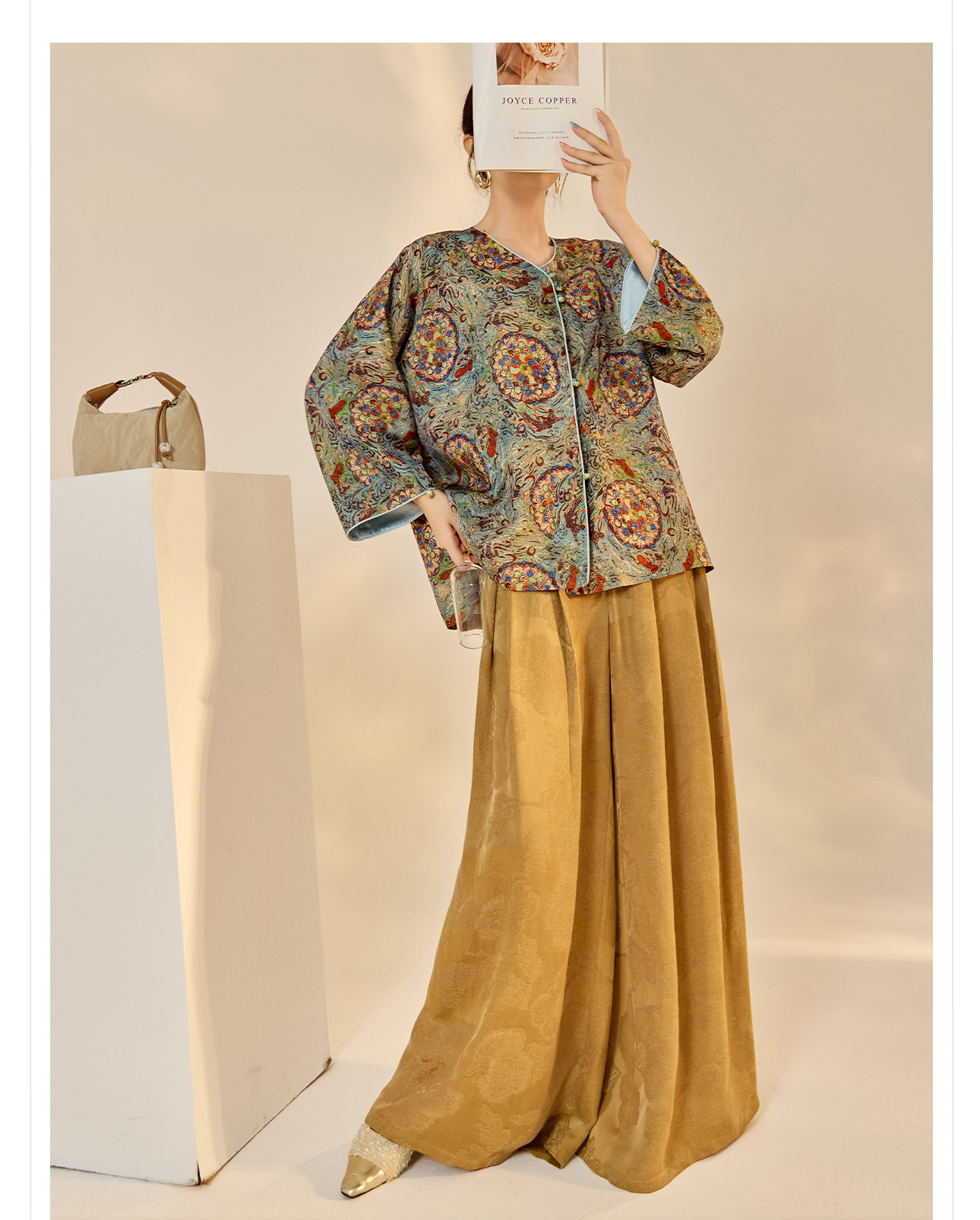 Áo khoác nữ phong cách Trung Hoa mới, cổ chéo, in thêu chỉ vàng, chất rayon cao cấp N8042 — màu xanh nhạt chi tiết 13
