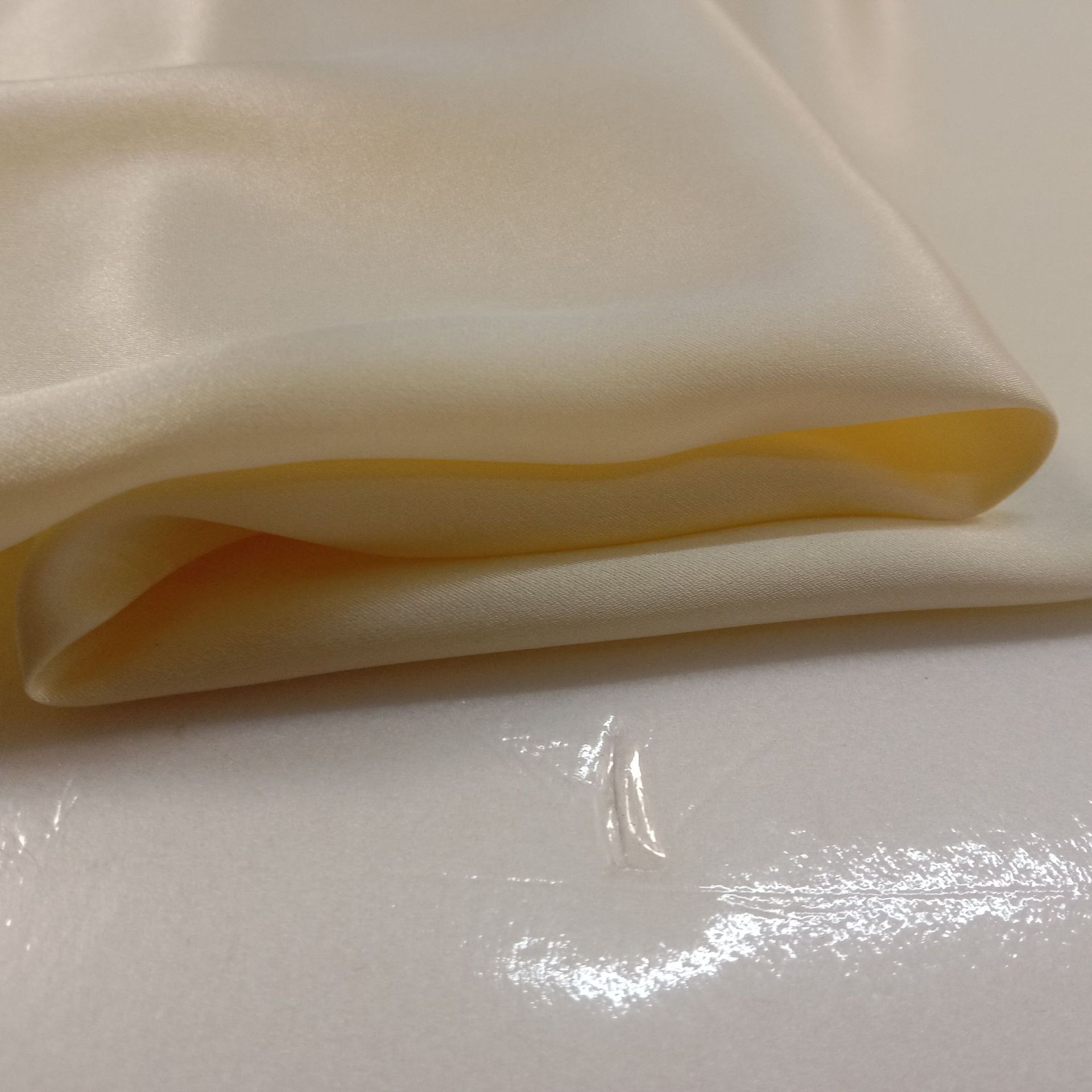 吉弟华都 Silk pijama, sleep mask, bedspread